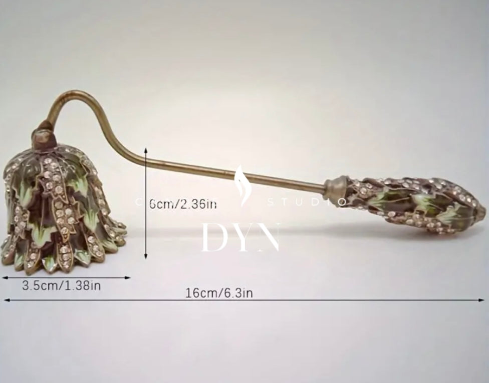 Kerzenlöscher in Blütenform – Stilvoll und praktisch für deine Kerzenrituale