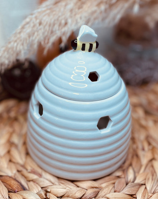 Beehive Wax Warmer im Bienenstock-Design für Wax Melts und eine gemütliche Atmosphäre.