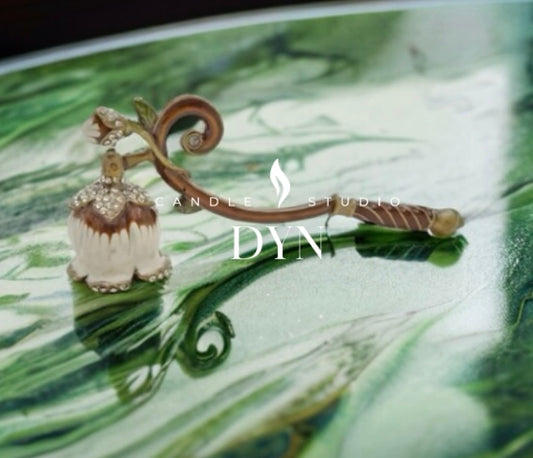 Kerzenlöscher in Blütenform – Stilvoll und praktisch für deine Kerzenrituale