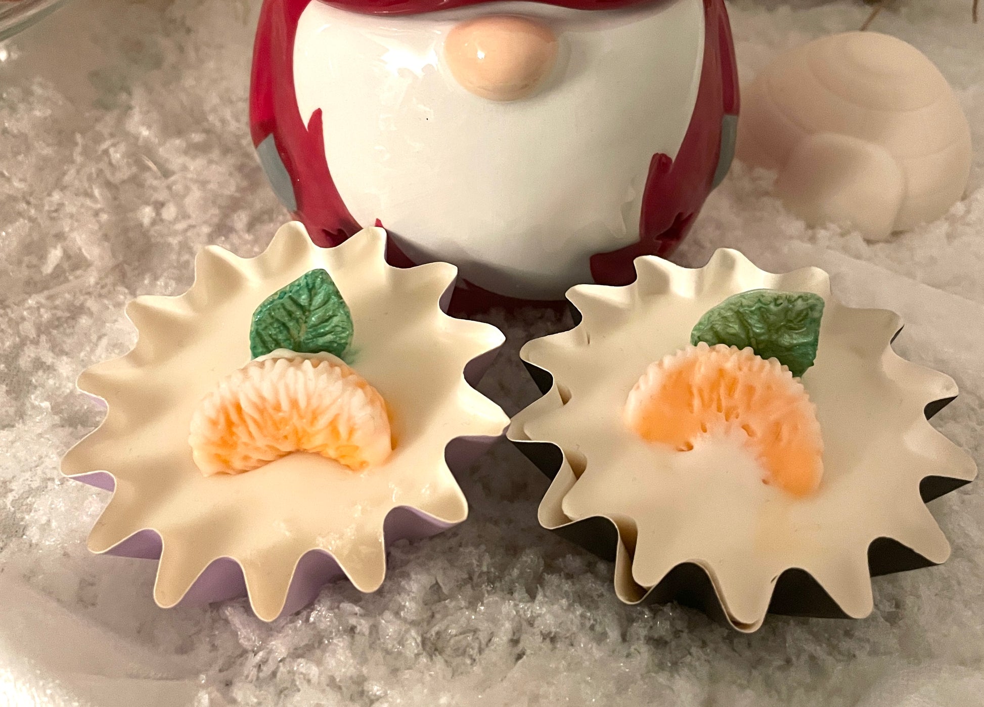 Golden Clementine Wax Melts mit frischem Zitrusduft, gegossen in einem wiederverwendbaren Wax-Liner.